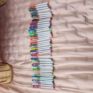 43 Colorful 0.8 master's touch fine art studio gel pens
